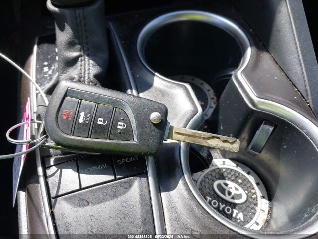 45395305 :رقم المزاد ، 4T1C11AK4NU667827 vin ، 2022 Toyota Camry Le مزاد بيع