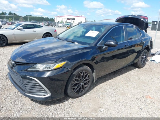 45395305 :رقم المزاد ، 4T1C11AK4NU667827 vin ، 2022 Toyota Camry Le مزاد بيع