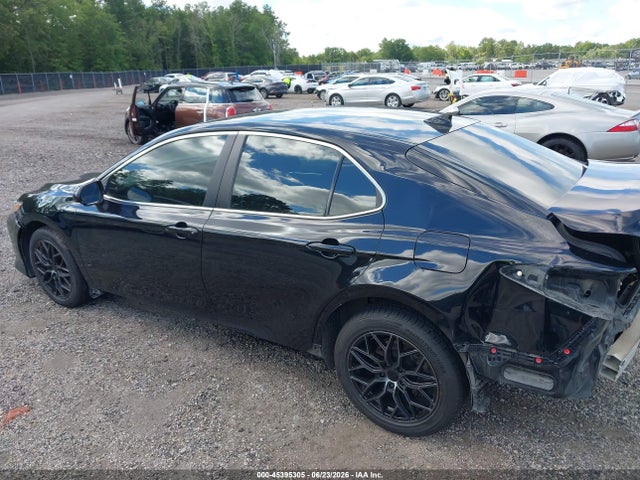 45395305 :رقم المزاد ، 4T1C11AK4NU667827 vin ، 2022 Toyota Camry Le مزاد بيع