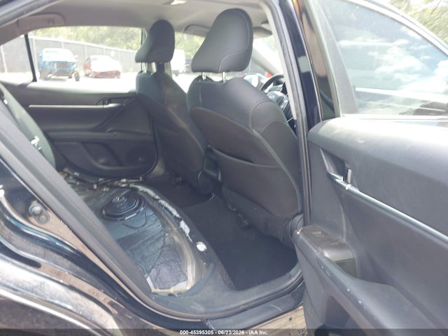 45395305 :رقم المزاد ، 4T1C11AK4NU667827 vin ، 2022 Toyota Camry Le مزاد بيع