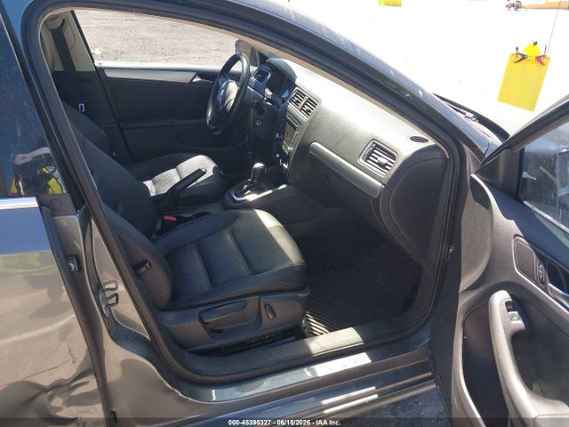 2013 Volkswagen Jetta 2.5l Se მანქანა იყიდება აუქციონზე, vin: 3VWDP7AJ2DM451430, აუქციონის ნომერი: 45395327