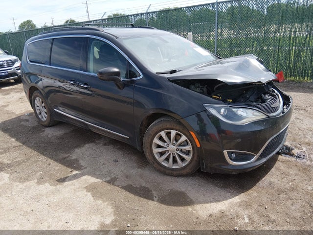 2017 2C4RC1BG4HR642527 головне зображення