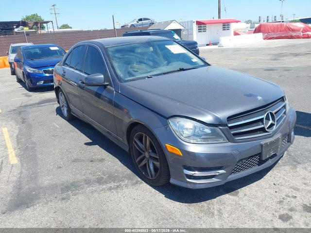 Mercedes-Benz C 300 Sport 4matic 2014 WDDGF8AB3ER321843 main image