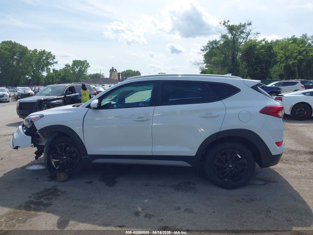 45395585 :رقم المزاد ، KM8J33A41JU669480 vin ، 2018 Hyundai Tucson Sel مزاد بيع