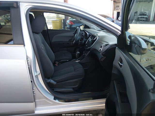 Chevrolet Sonic Lt Auto 2017 1G1JD5SH4H4103895 Image 5