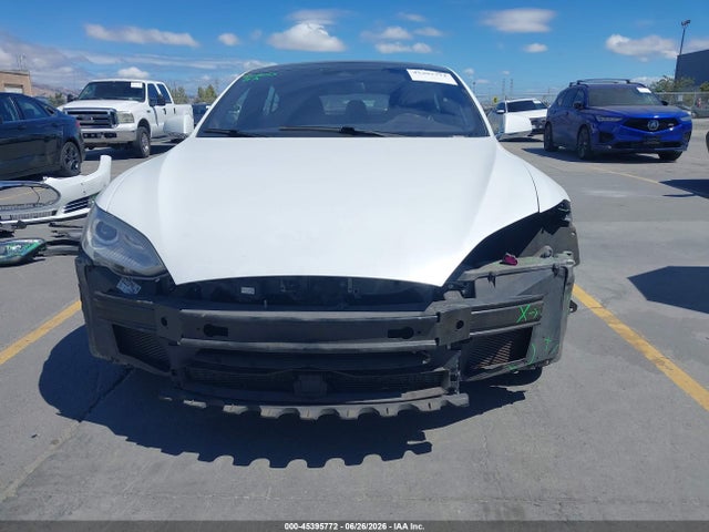 45395772 :رقم المزاد ، 5YJSA1E15GF131742 vin ، 2016 Tesla Model S 60/70/75/85 مزاد بيع