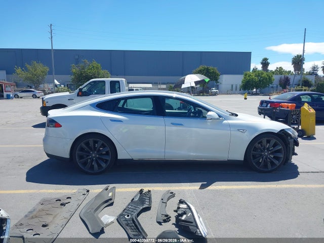 45395772 :رقم المزاد ، 5YJSA1E15GF131742 vin ، 2016 Tesla Model S 60/70/75/85 مزاد بيع