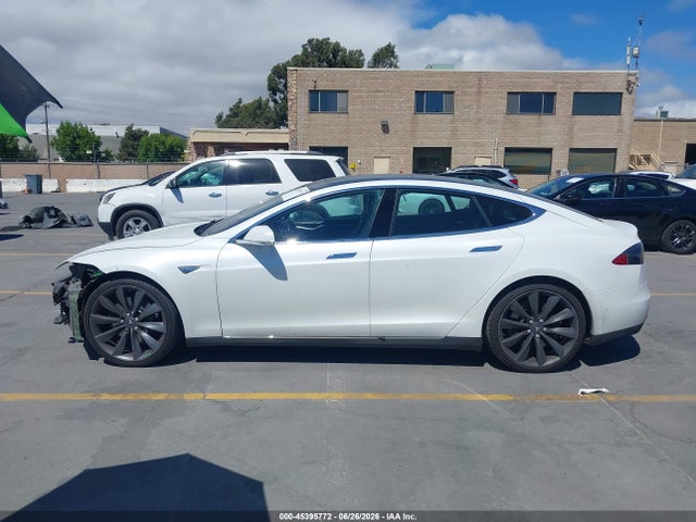 45395772 :رقم المزاد ، 5YJSA1E15GF131742 vin ، 2016 Tesla Model S 60/70/75/85 مزاد بيع