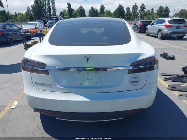 45395772 :رقم المزاد ، 5YJSA1E15GF131742 vin ، 2016 Tesla Model S 60/70/75/85 مزاد بيع
