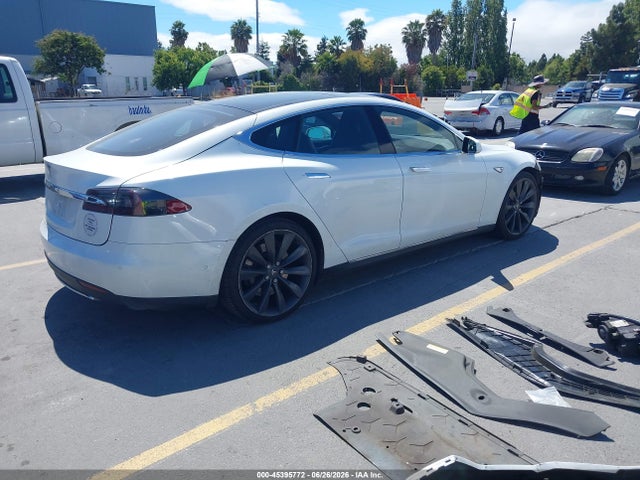 45395772 :رقم المزاد ، 5YJSA1E15GF131742 vin ، 2016 Tesla Model S 60/70/75/85 مزاد بيع