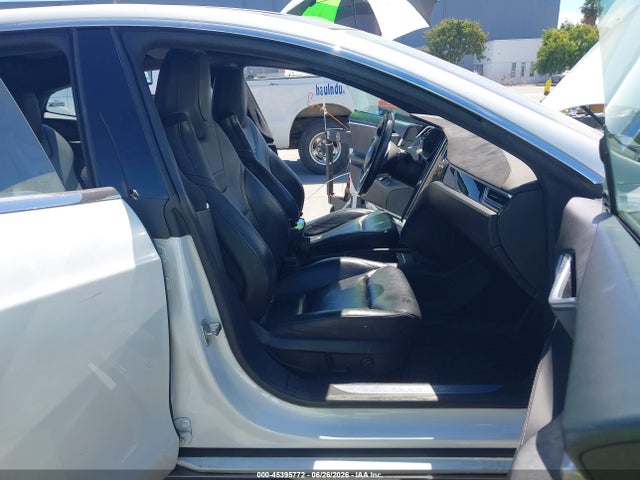45395772 :رقم المزاد ، 5YJSA1E15GF131742 vin ، 2016 Tesla Model S 60/70/75/85 مزاد بيع