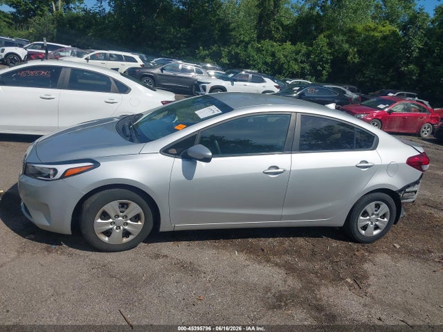 Продажа на аукционе авто 2017 Kia Forte Lx, vin: 3KPFK4A74HE075939, номер лота: 45395796