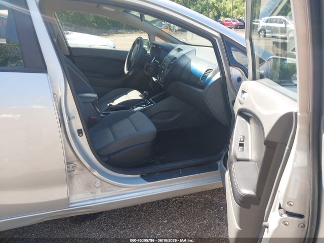 Продажа на аукционе авто 2017 Kia Forte Lx, vin: 3KPFK4A74HE075939, номер лота: 45395796