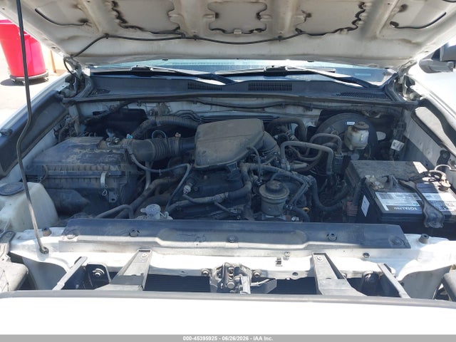5TFRX5GN0HX084163 Toyota Tacoma Sr