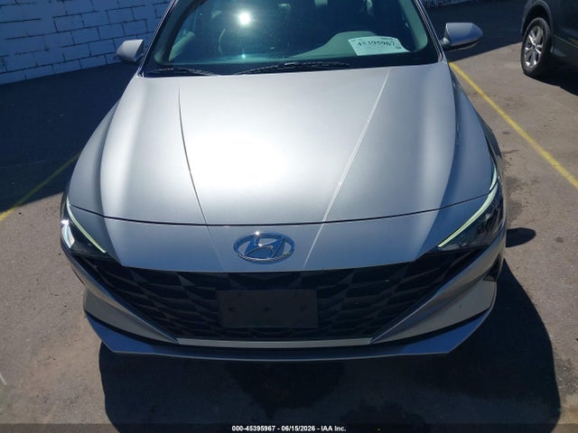5NPLL4AG4MH046592 Hyundai ELANTRA SE