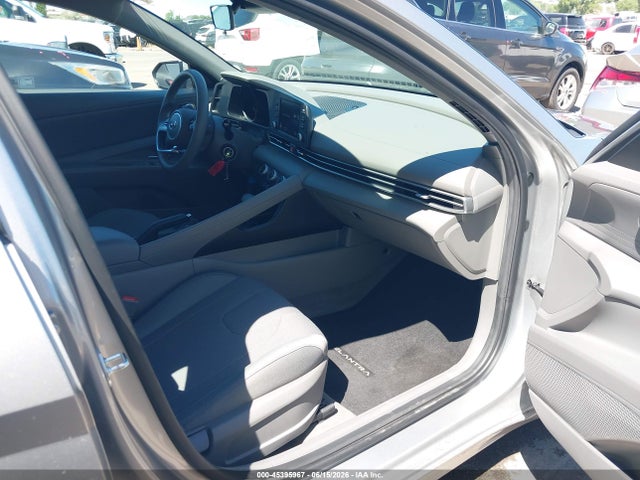 5NPLL4AG4MH046592 Hyundai ELANTRA SE