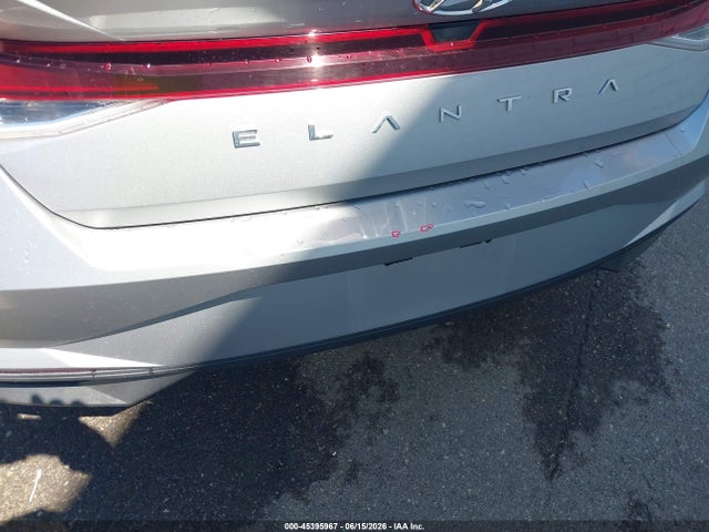 5NPLL4AG4MH046592 Hyundai ELANTRA SE