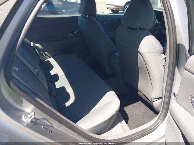 5NPLL4AG4MH046592 Hyundai ELANTRA SE