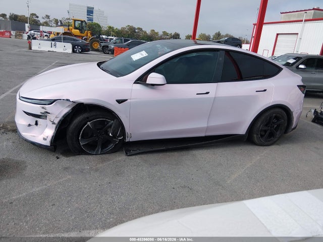 45396098 :رقم المزاد ، 7SAYGDEE3TF622336 vin ، 2026 Tesla Model Y مزاد بيع