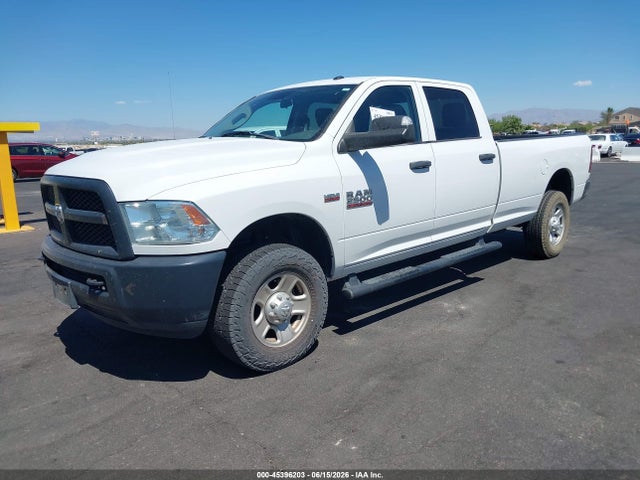45396203 :رقم المزاد ، 3C6UR5HJ0JG287569 vin ، 2018 Ram 2500 Tradesman  4x4 8' Box مزاد بيع
