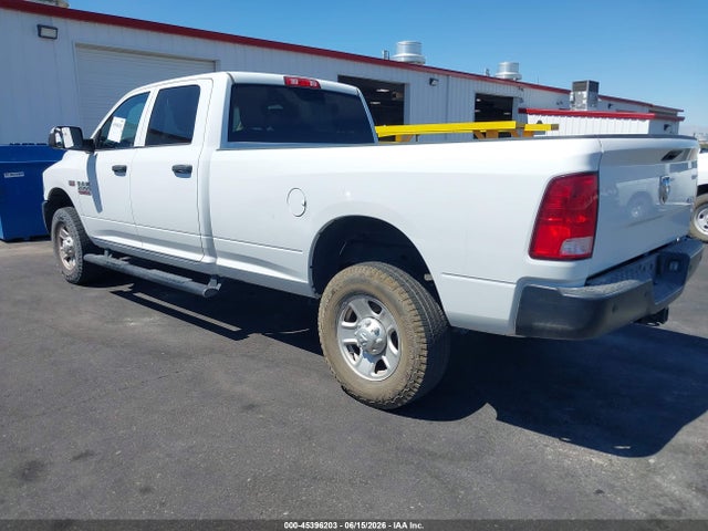 45396203 :رقم المزاد ، 3C6UR5HJ0JG287569 vin ، 2018 Ram 2500 Tradesman  4x4 8' Box مزاد بيع