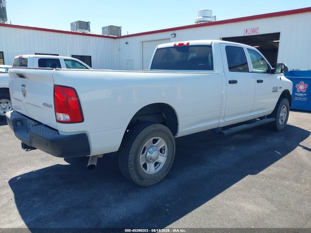 45396203 :رقم المزاد ، 3C6UR5HJ0JG287569 vin ، 2018 Ram 2500 Tradesman  4x4 8' Box مزاد بيع