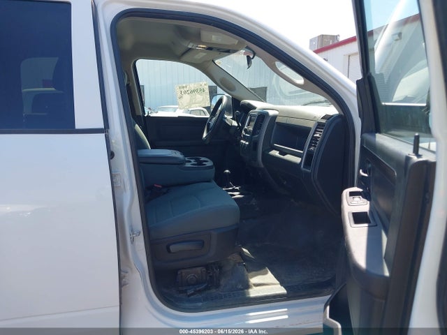 45396203 :رقم المزاد ، 3C6UR5HJ0JG287569 vin ، 2018 Ram 2500 Tradesman  4x4 8' Box مزاد بيع