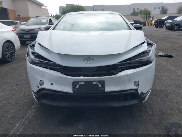 Toyota Prius Le 2026 JTDACAAU9T3071459 Image 13