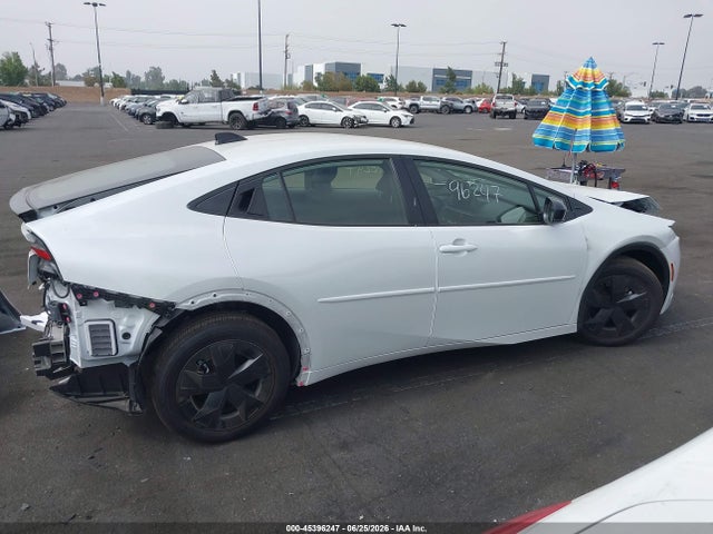 Toyota Prius Le 2026 JTDACAAU9T3071459 Image 14