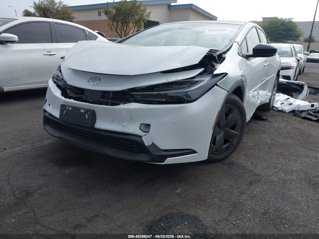 Toyota Prius Le 2026 JTDACAAU9T3071459 Image 2