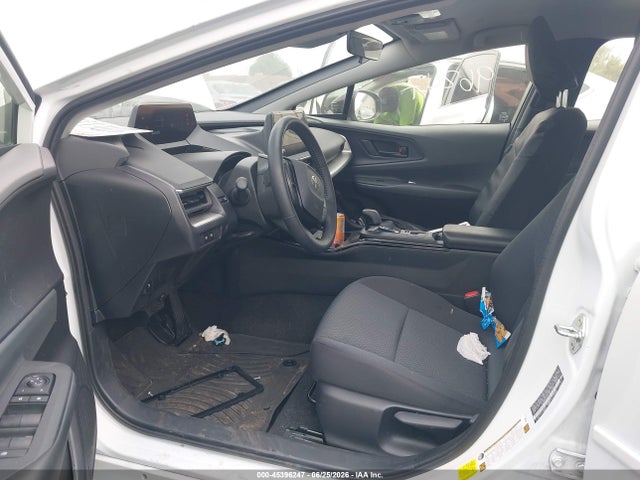 Toyota Prius Le 2026 JTDACAAU9T3071459 Image 5