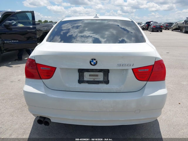 45396261 :رقم المزاد ، WBAPH7G58BNM58714 vin ، 2011 Bmw 328i مزاد بيع