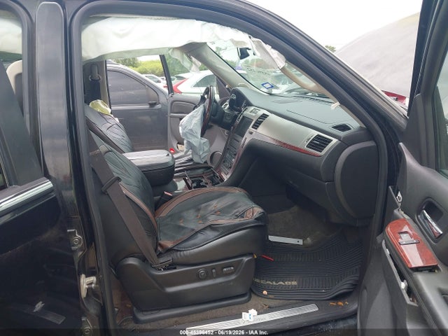 Продажа на аукционе авто 2010 Cadillac Escalade Luxury, vin: 1GYUKBEF0AR122353, номер лота: 45396452