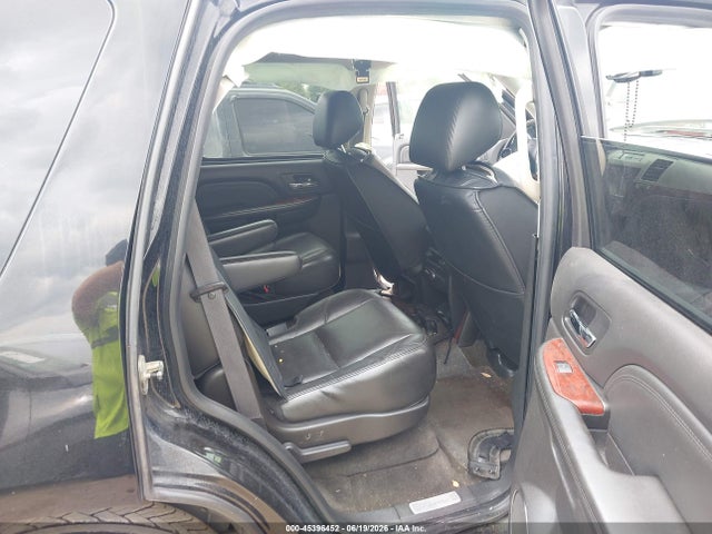 Продажа на аукционе авто 2010 Cadillac Escalade Luxury, vin: 1GYUKBEF0AR122353, номер лота: 45396452