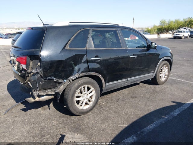 KIA SORENTO LX 2015 5XYKTCA62FG594369 Image 4