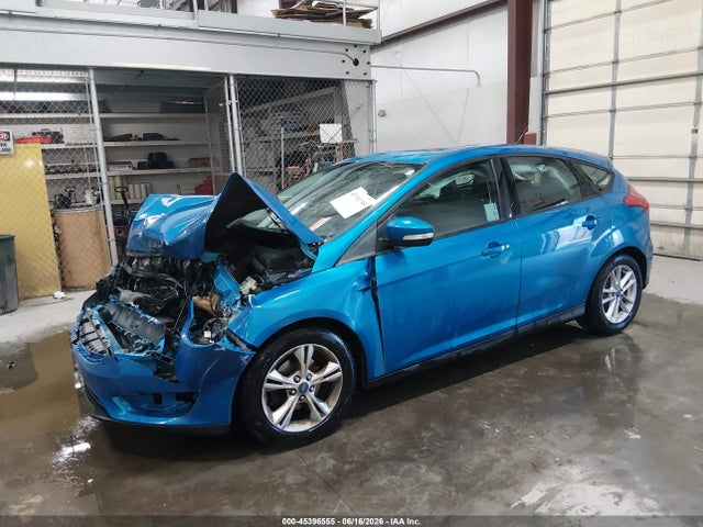 Ford FOCUS SE 2015 1FADP3K25FL310669 Image 2