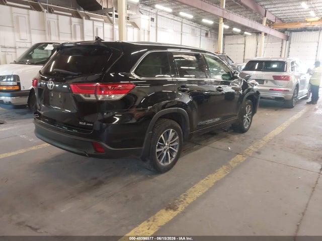 Toyota Highlander Xle 2018 5TDJZRFH4JS843967 Image 4