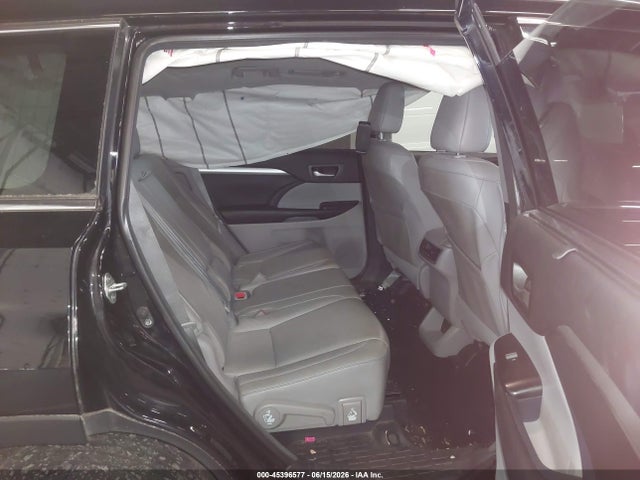 Toyota Highlander Xle 2018 5TDJZRFH4JS843967 Image 8