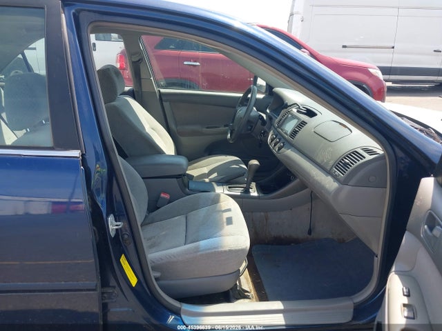 2004 Toyota Camry Le V6 მანქანა იყიდება აუქციონზე, vin: 4T1BF30K84U064551, აუქციონის ნომერი: 45396639