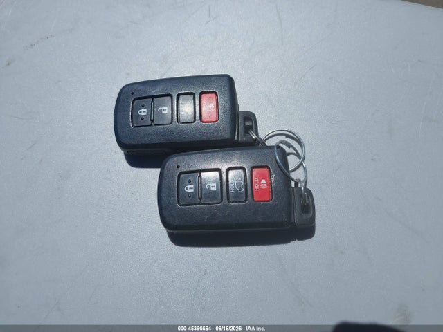 JTMRJREV6GD057609 Toyota Rav4 Hybrid Xle