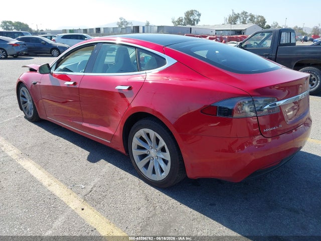 Продажа на аукционе авто 2018 Tesla Model S 100d/75d/p100d, vin: 5YJSA1E26JF245202, номер лота: 45396762