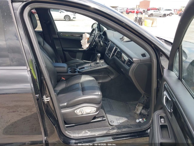 45396784 :رقم المزاد ، WP1AA2A56HLB82030 vin ، 2017 Porsche Macan مزاد بيع