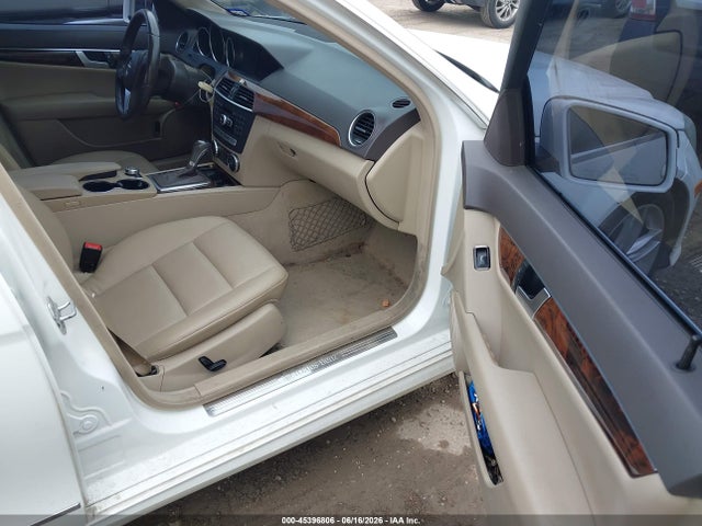 45396806 :رقم المزاد ، WDDGF4HB4ER307819 vin ، 2014 Mercedes-benz C 250 Sport مزاد بيع