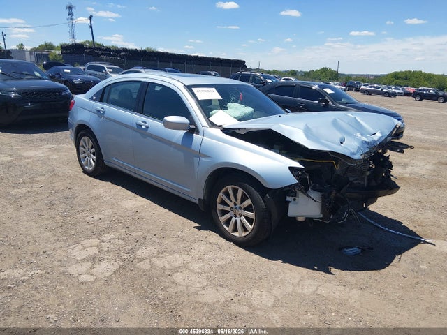 Продаж на аукціоні авто 2013 Chrysler 200 Touring, vin: 1C3CCBBB4DN540205, номер лоту: 45396834