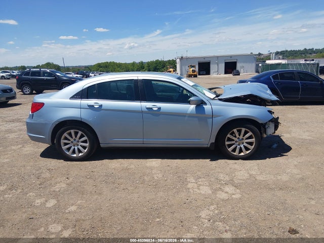 2013 Chrysler 200 Touring მანქანა იყიდება აუქციონზე, vin: 1C3CCBBB4DN540205, აუქციონის ნომერი: 45396834