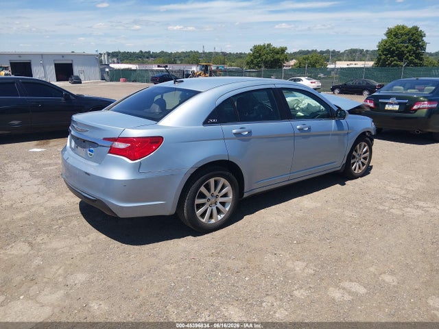 2013 Chrysler 200 Touring მანქანა იყიდება აუქციონზე, vin: 1C3CCBBB4DN540205, აუქციონის ნომერი: 45396834
