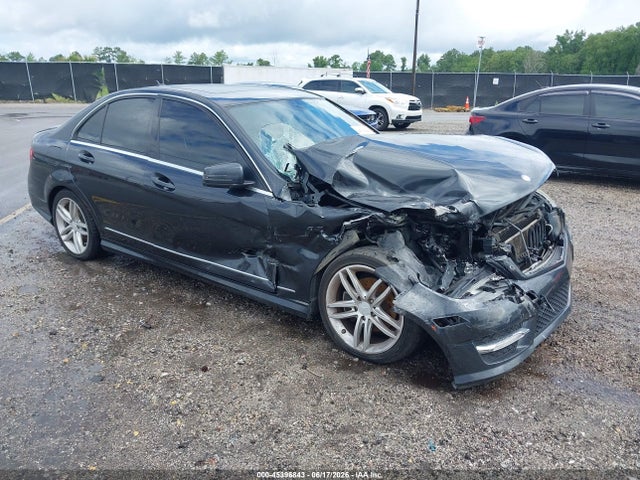 45396843 :رقم المزاد ، WDDGF8BB0CA697197 vin ، 2012 Mercedes-benz C 300 Sport 4matic مزاد بيع