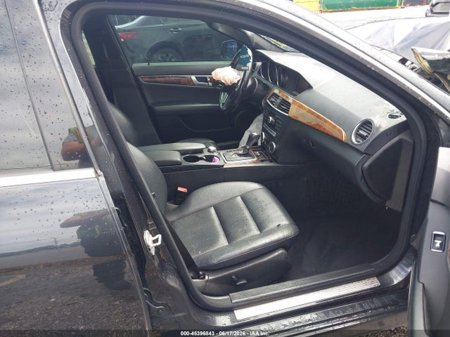 45396843 :رقم المزاد ، WDDGF8BB0CA697197 vin ، 2012 Mercedes-benz C 300 Sport 4matic مزاد بيع