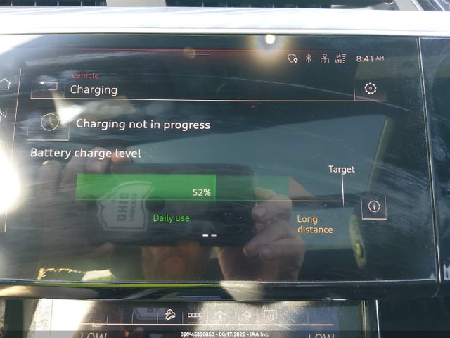Продаж на аукціоні авто 2022 Audi E-tron Premium Plus Quattro, vin: WA1LAAGE8NB006538, номер лоту: 45396853