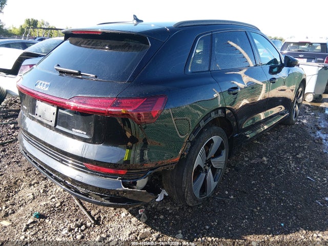 Продаж на аукціоні авто 2022 Audi E-tron Premium Plus Quattro, vin: WA1LAAGE8NB006538, номер лоту: 45396853